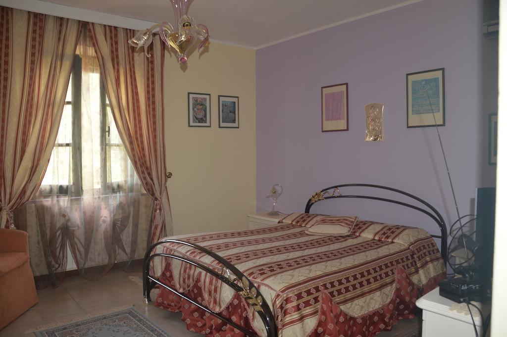 B&B Fra E Fe Arborea Phòng bức ảnh